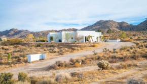 Desert Serenity near Joshua Tree park entrance